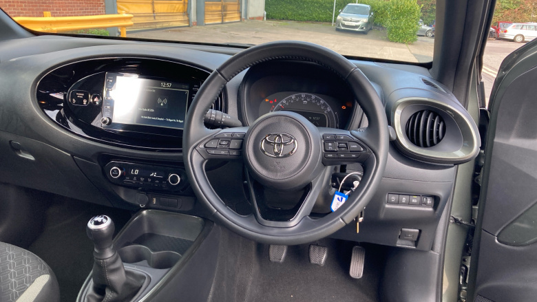 Toyota Aygo X 1.0 VVT-i Edge 5dr Petrol Hatchback